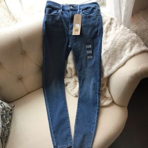 Size 4 Levi’s Skinny Jeans